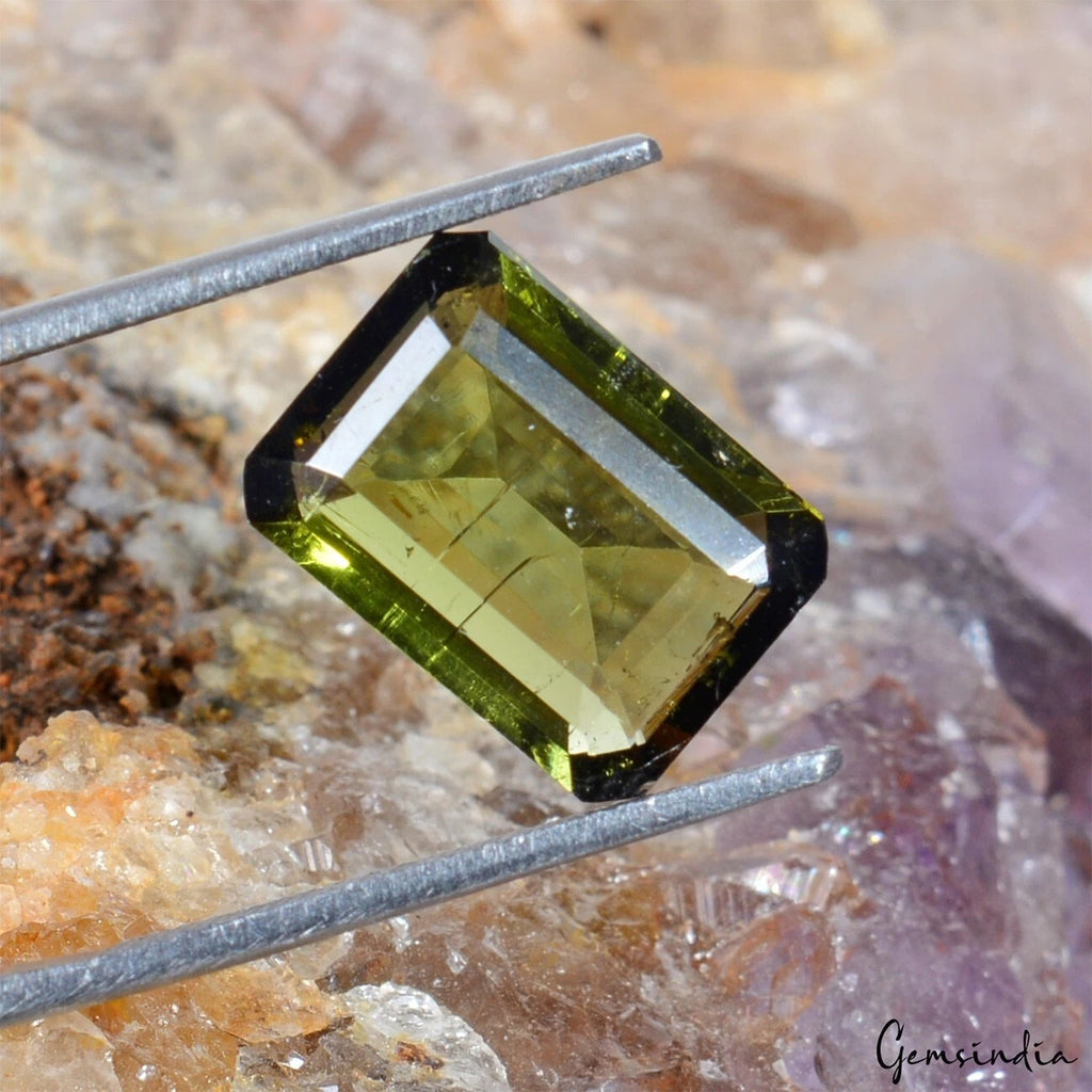 Green Tourmaline Loose Gemstone, Untreated — 13x9x4 mm, 5.80 Ct, Mozambique