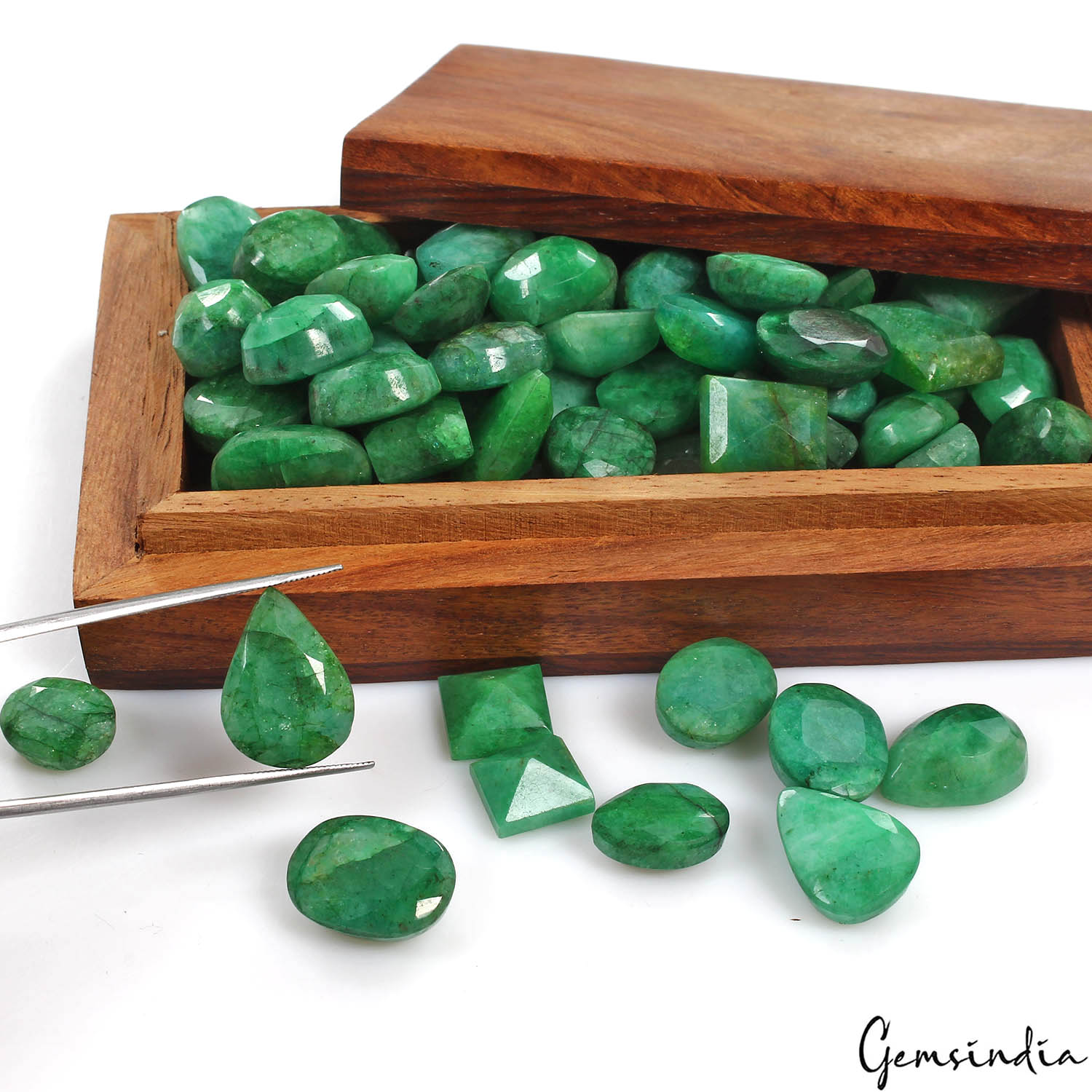 Brazilian Emerald Lot, Loose Gemstone, Color Enhanced, Green — 93 Pieces, 10mm to 20mm, 1000 Ct, Brazil