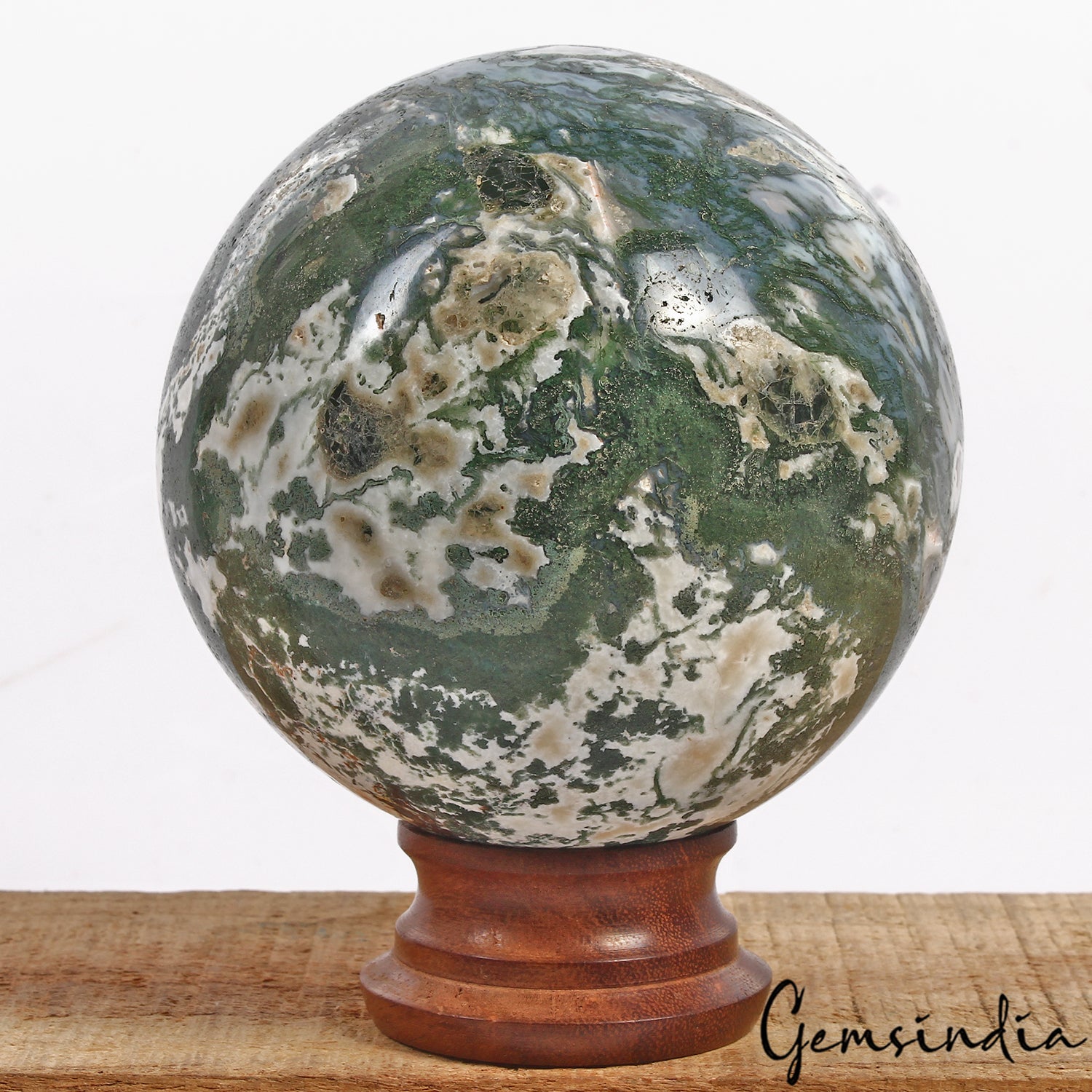 Moss Agate Sphere, Untreated, Green — 3.9 Inch, 1.116 Kg (5580 Ct), Madagascar
