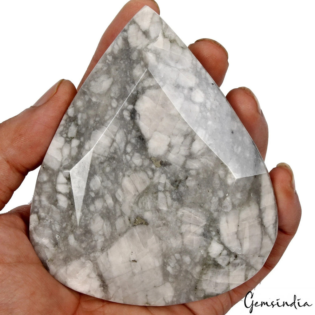 Howlite Loose Gemstone, Untreated, White — 107x88x44mm, 2480 Ct, Madagascar