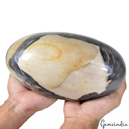 Agate Sphere, Oval Cabochon, Untreated — 9.5 x 5.25 inches, 5.74 Kg (28700 Ct), Madagascar