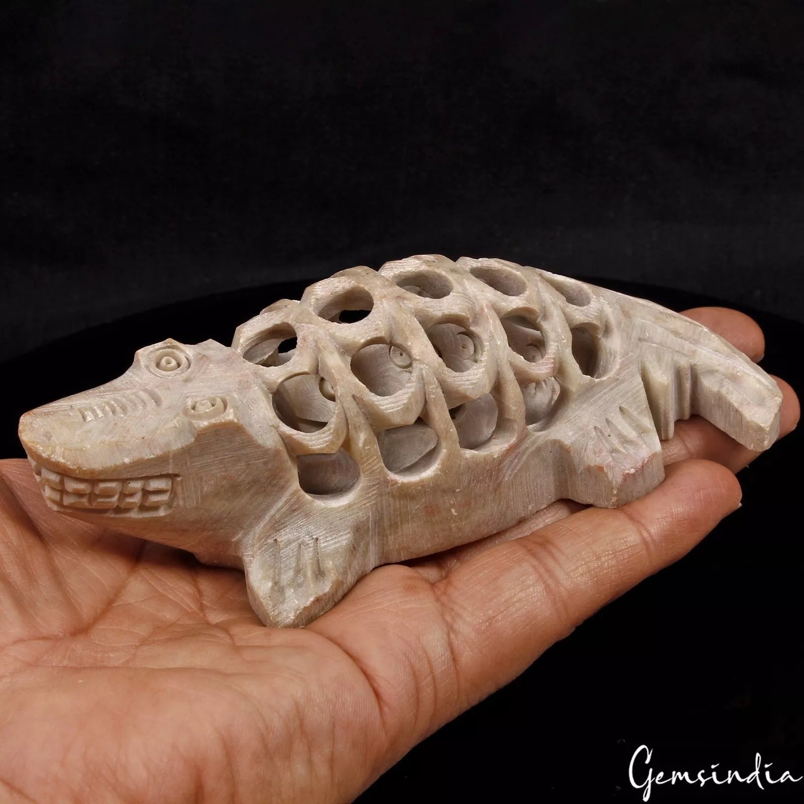 Soapstone Crocodile Figurine, Untreated — 127x52x38 mm, 1060 Ct