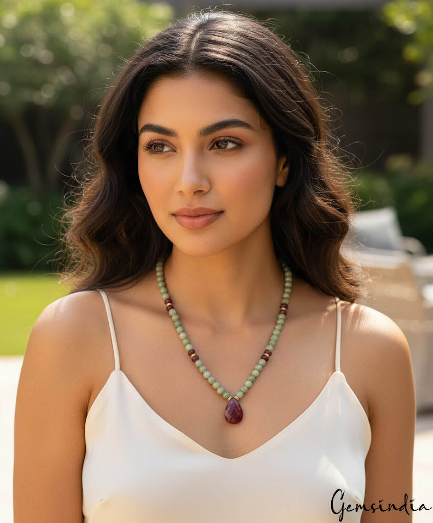 Emerald Necklace, Green — 19", 209.50 Ct, Madagascar