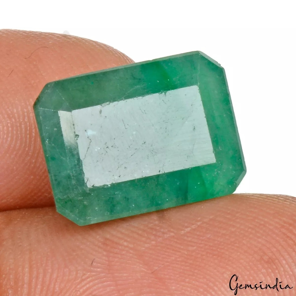 Emerald Loose Gemstone, Untreated — 15x11x7 mm, 11.70 Ct, Zambia