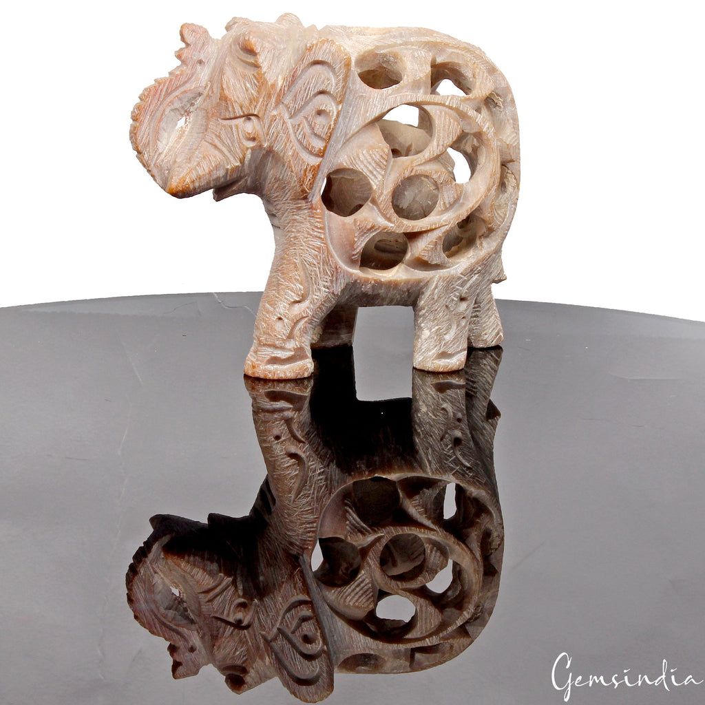 660 Ct Hand crafted Soapstone Filigree Trunk Up Elephant Home Decor Sculpture