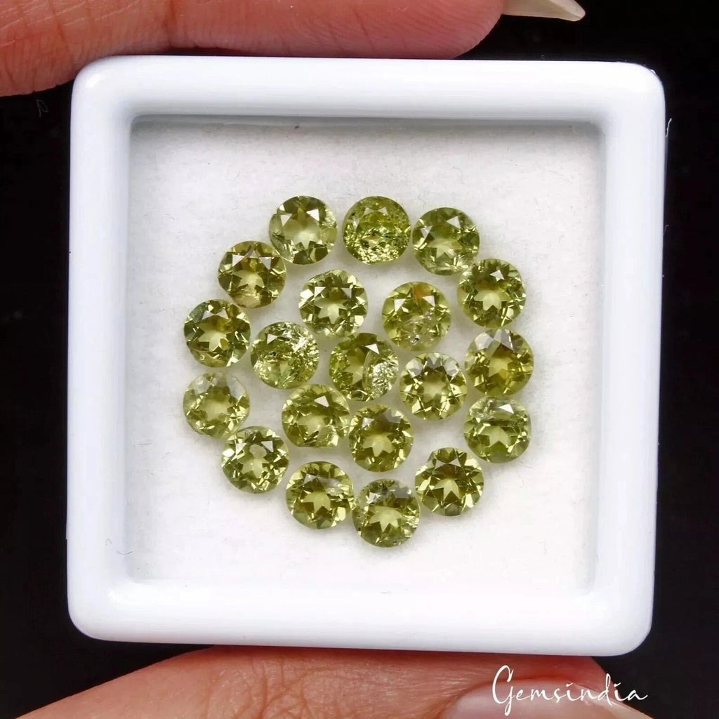 Peridot Lot, Loose Gemstone, Green — 20 Pieces, 5mm, 10.70 Ct