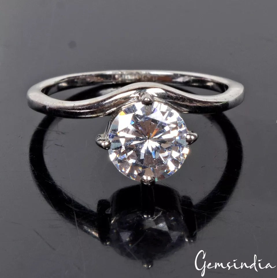 2.16g White Zirconia CZ Round Cut Silver Band Women's Engagement Ring ~7 US Size