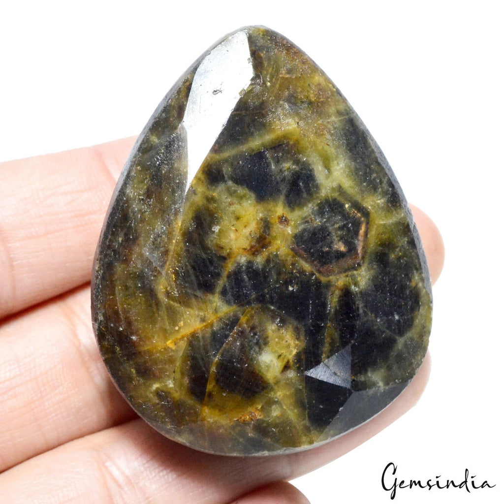 Sapphire Loose Gemstone, Pear Cut, Untreated — 55x44x21 mm, 600 Ct, Madagascar
