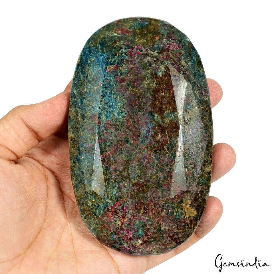 Ruby Kyanite Loose Gemstone, Oval Faceted, Untreated — 119x72x31 mm, 3040 Ct, Madagascar
