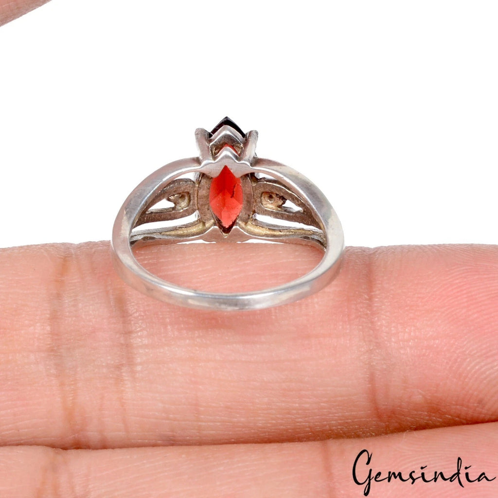 Garnet Sterling Silver Ring, Untreated, Silver — Size 6.5 US, 16.70 Ct (3.34 g)