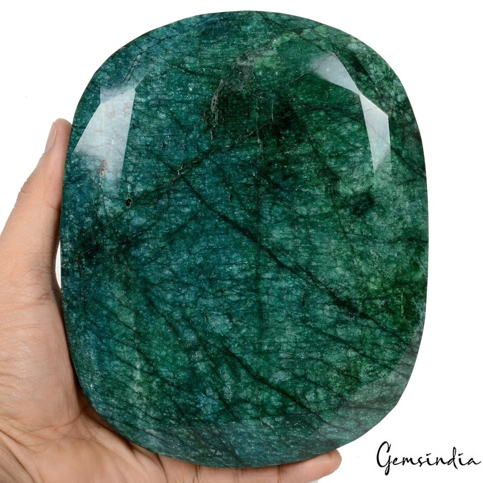 Emerald Loose Gemstone, Color Enhanced, Green — 10650 Ct (2.13 Kg), Brazil