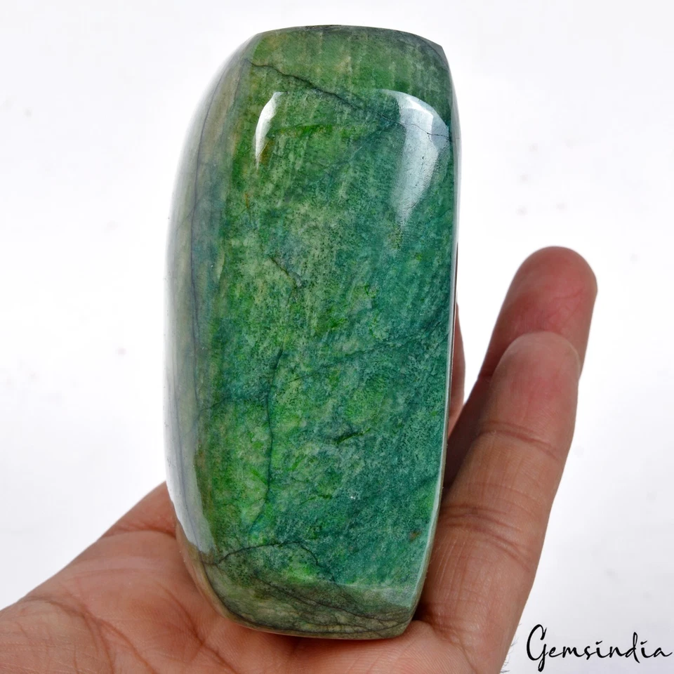 Emerald Cabochon, Green — 88x66x41 mm, 2630 Ct, Brazil