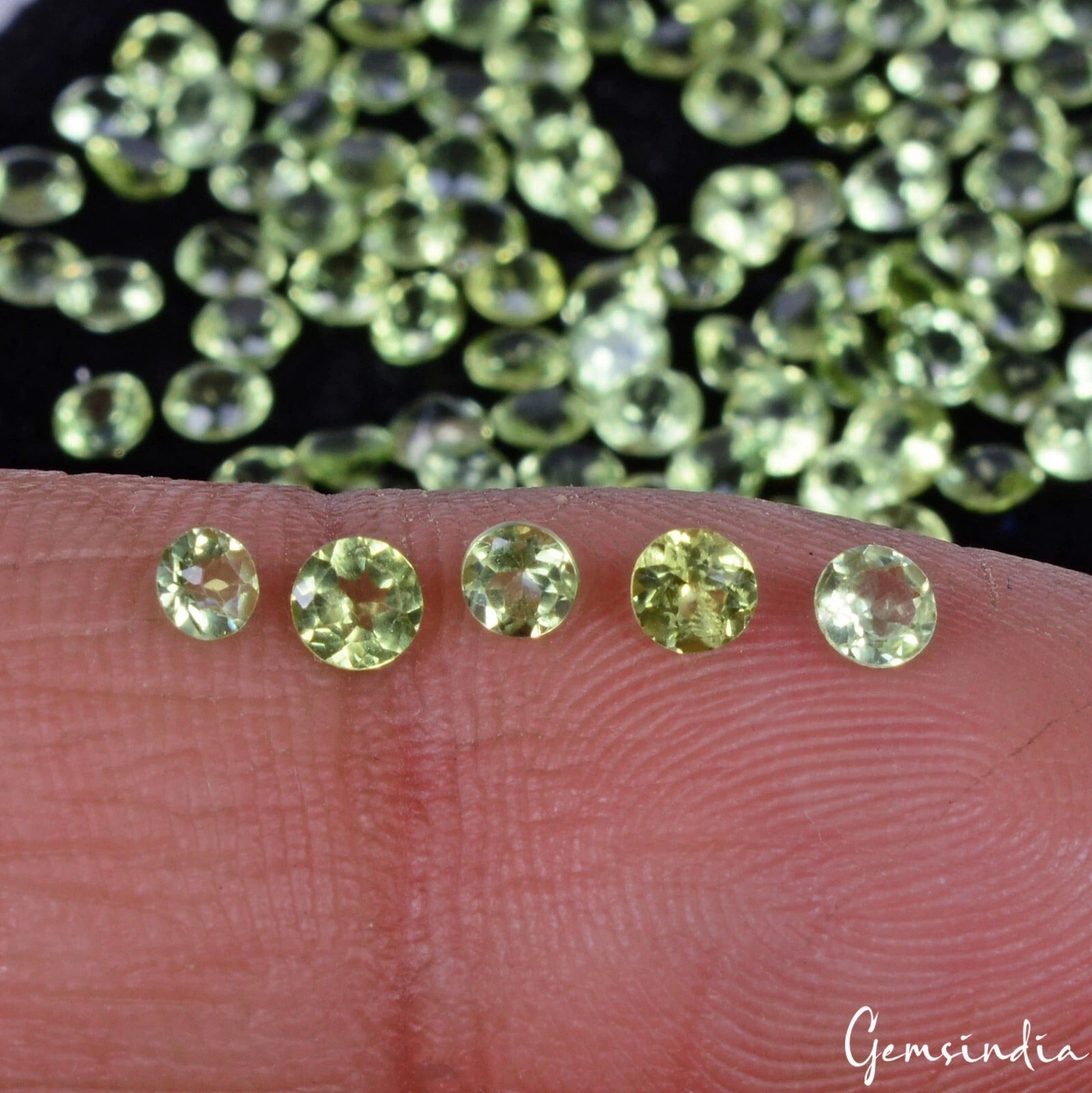 10.90 Cts/121 Pcs Natural Green Untreated Peridot Round Calibrated 2.5 mm Gems