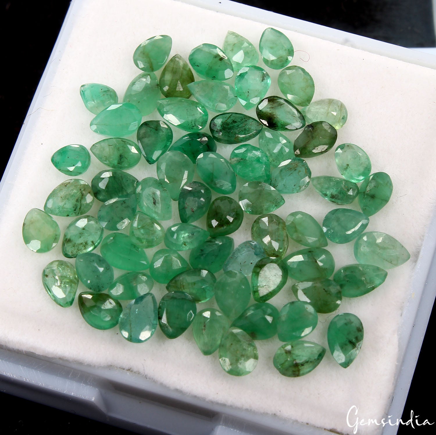 Emerald Lot, Loose Gemstone, Untreated, Green — 65 Pieces, 4mm to 5mm, 11.60 Ct, Colombia