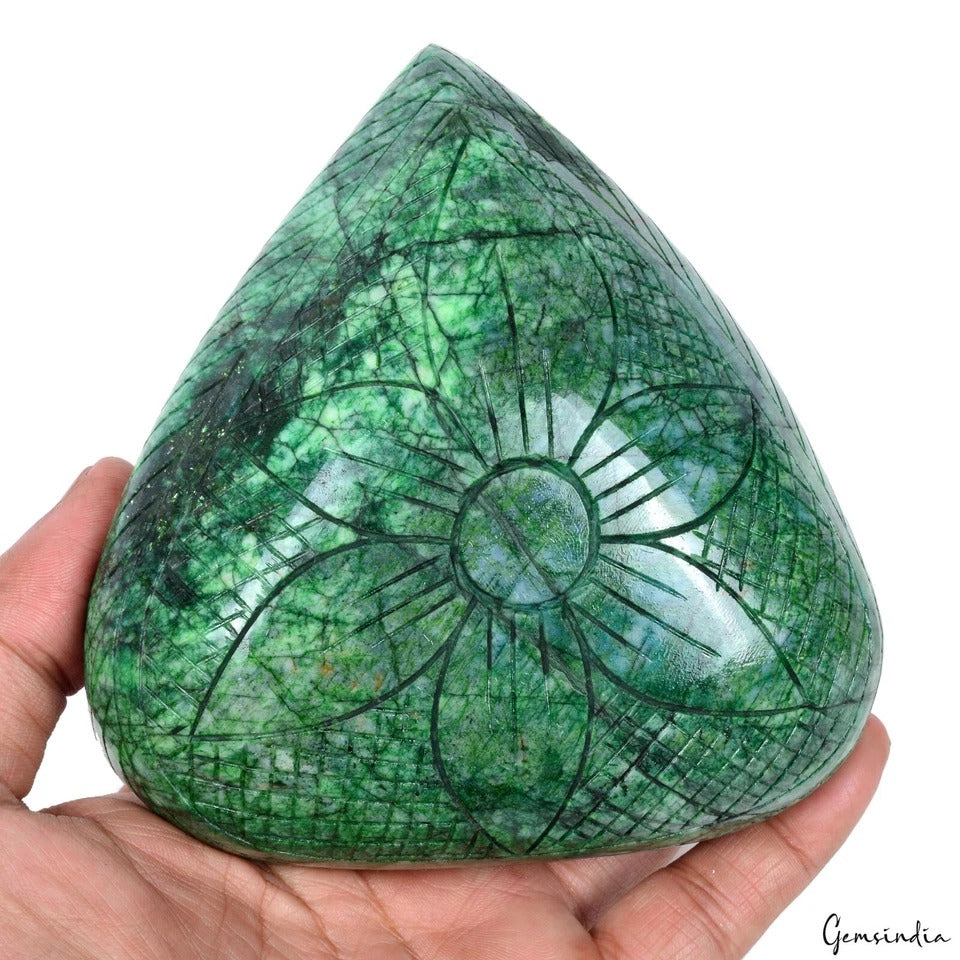 Brazilian Emerald Carving, Color Enhanced — 122x118x39 mm, 3960 Ct, Brazil