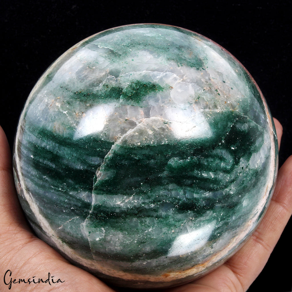 Aventurine Sphere, Green — 4.5 Inch in diameter, 1.95 Kg (9750 Ct), Madagascar