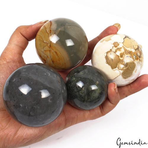Agate Sphere, Untreated — 4 Pieces, 43mm to 55mm, 0.836 Kg (4180 Ct), India