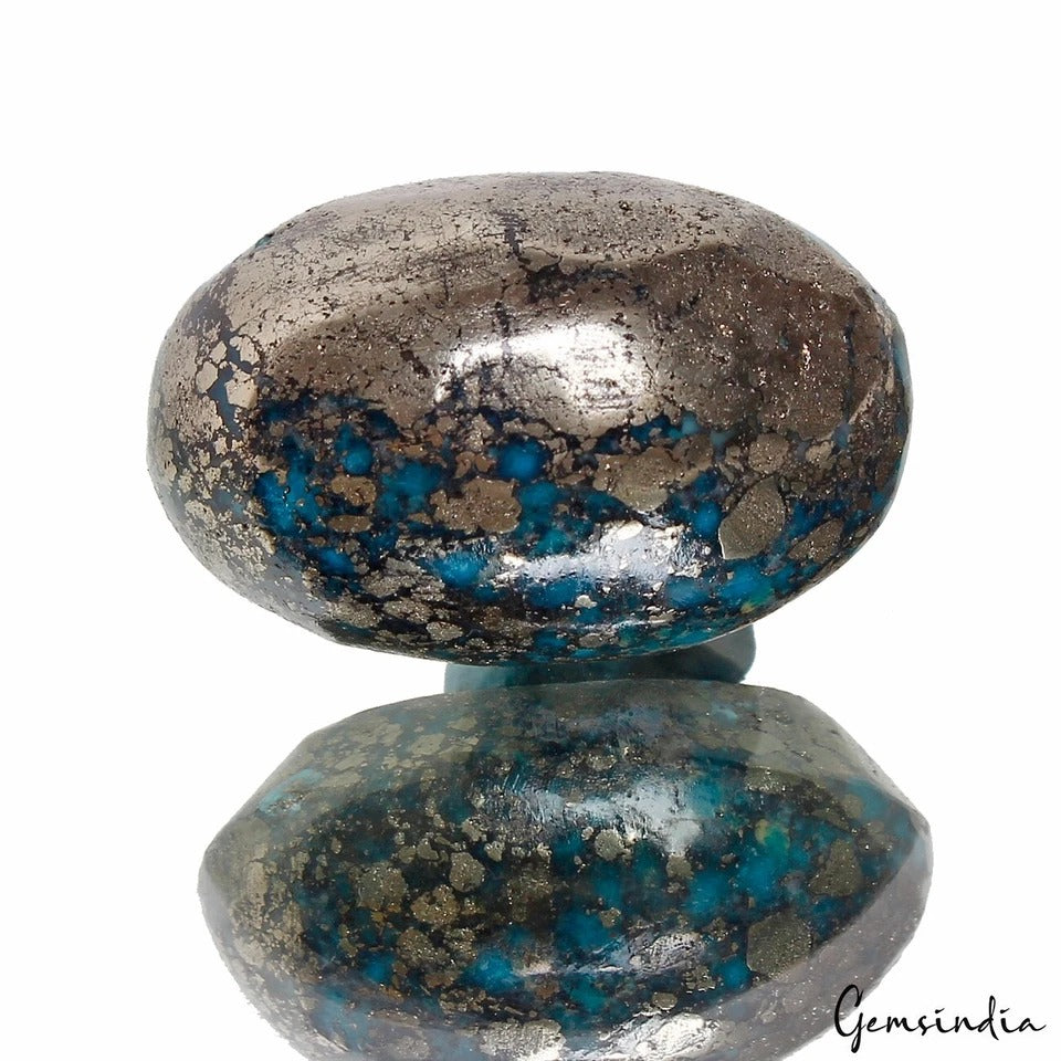 Turquoise Cabochon, Oval cabochon, Untreated — 30x19x16 mm, 105.80 Ct