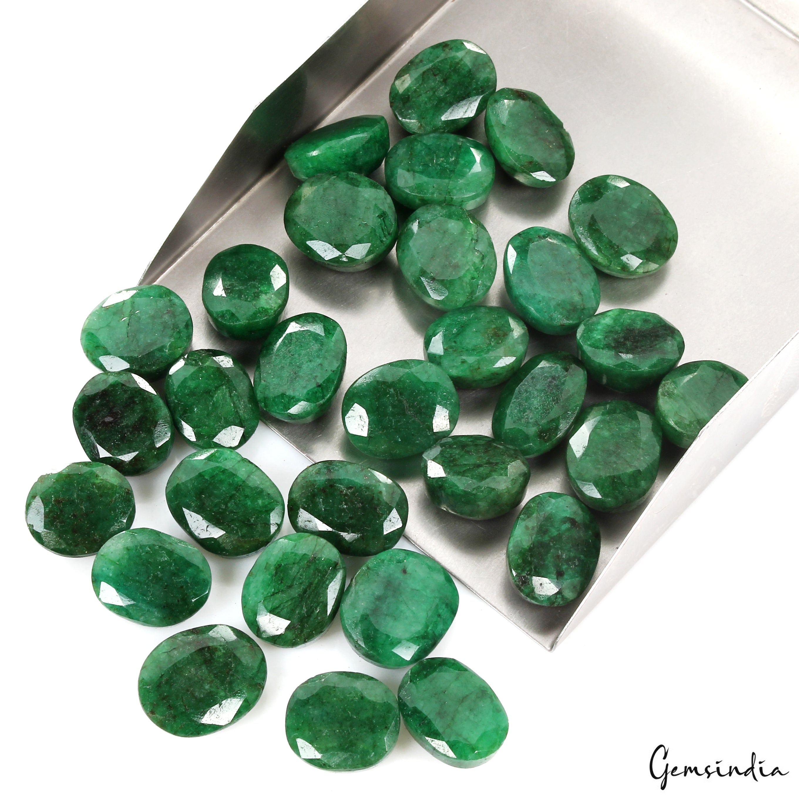 Emerald Lot, Loose Gemstone, Color Enhanced, Green — 30 Pieces, 16mm to 20mm, 520 Ct, Colombia
