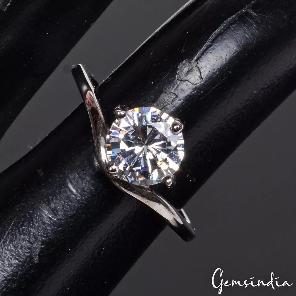 2.16g White Zirconia CZ Round Cut Silver Band Women's Engagement Ring ~7 US Size