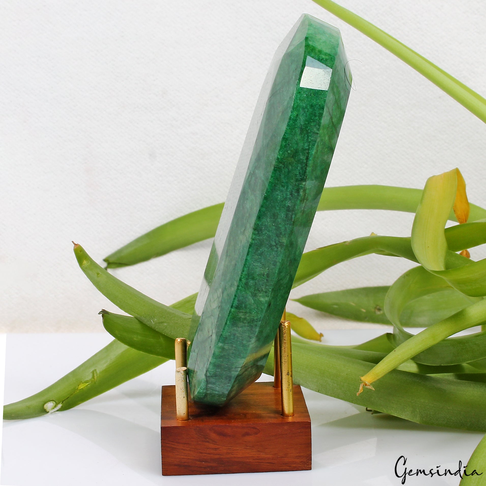 Finest Green 1360 Ct Natural Emerald From Brazil Earth mined Loose Huge Gemstone