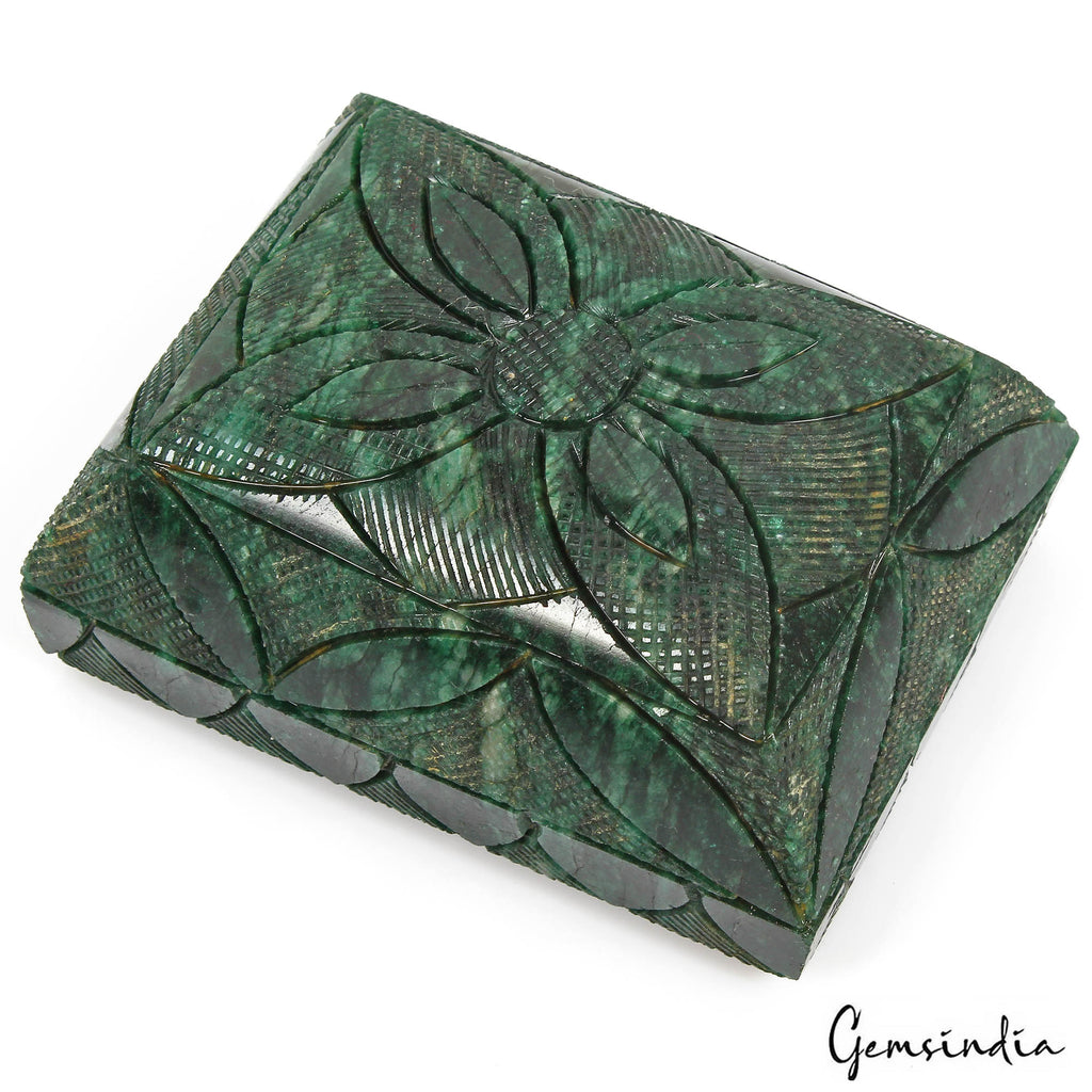 Emerald Carving, Color Enhanced, Green — 106x80x50 mm, 4550 Ct, Brazil