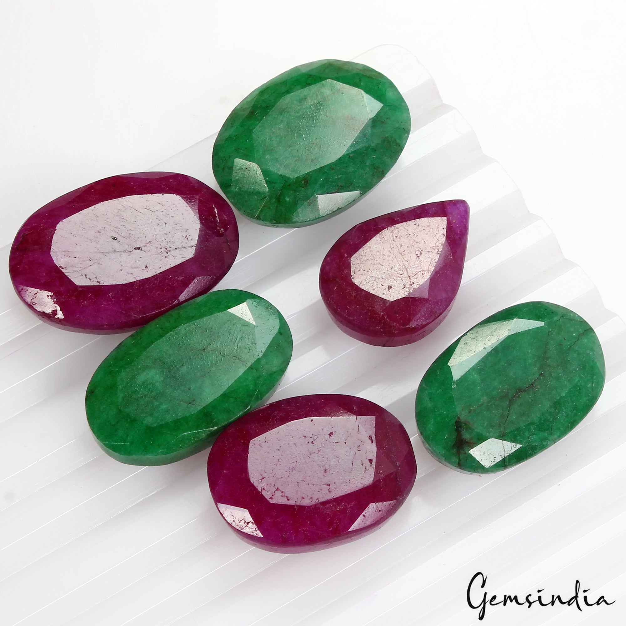 200 Ct Natural Red Beryl/Green Emerald Mix Cut Loose Gems For Jewelry 23-29mm