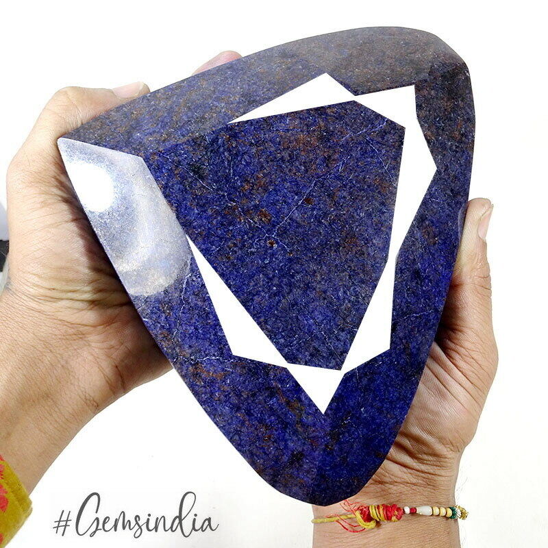 Earth mined 3.64 Kilo Natural Blue Sapphire Museum Size Gem