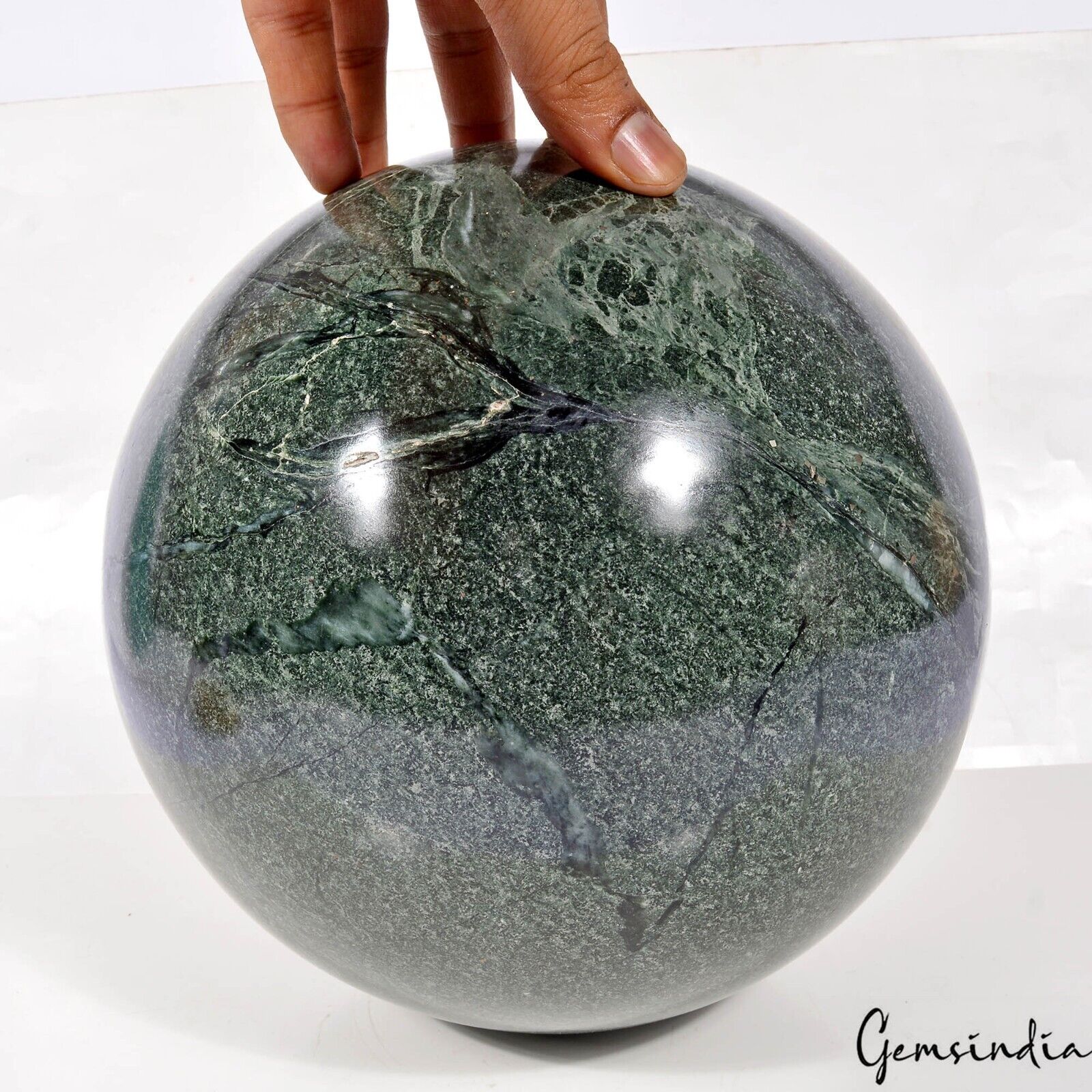 Opal Sphere, Green — 8.5 Inch in diameter, 15.1 Kg (75500 Ct), Madagascar