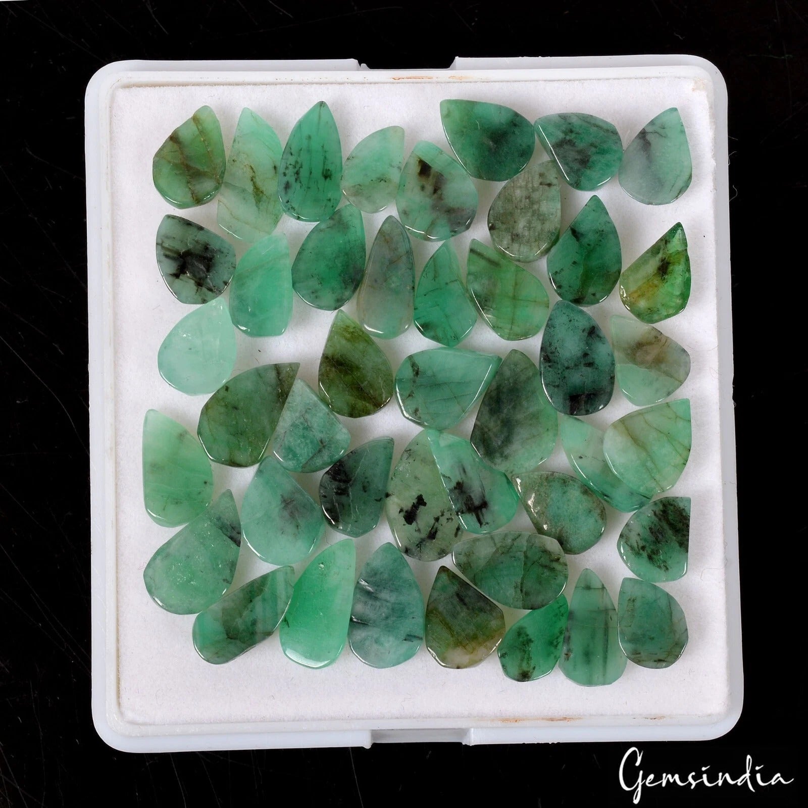 55 Cts/43 Pcs Natural Green Brazilian Green Emerald Pear Leaf Carved Loose Gems
