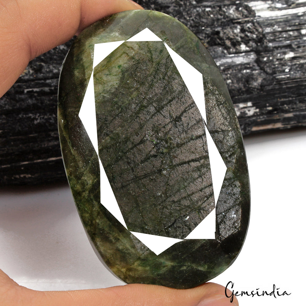 1060 Cts Natural Green Emerald Oval Cut Huge Earth mined Museum Size Gemstone