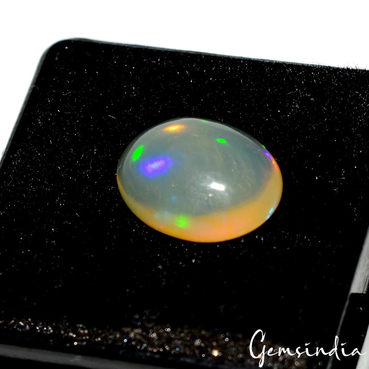 Opal Cabochon, White — 12x9x7 mm, 2.70 Ct, Ethiopia