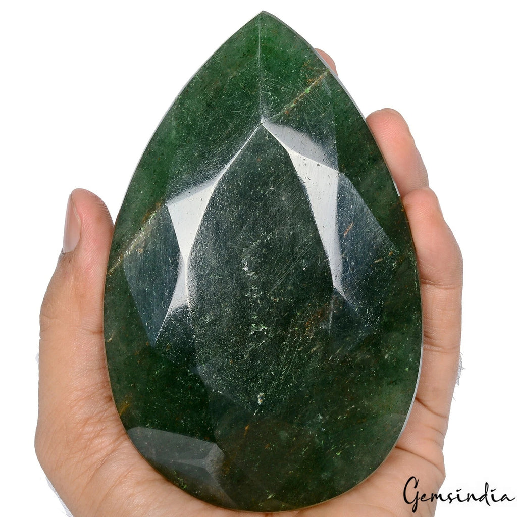 Strawberry Quartz Loose Gemstone, Green — 125x80x50mm, 3400 Ct, Madagascar