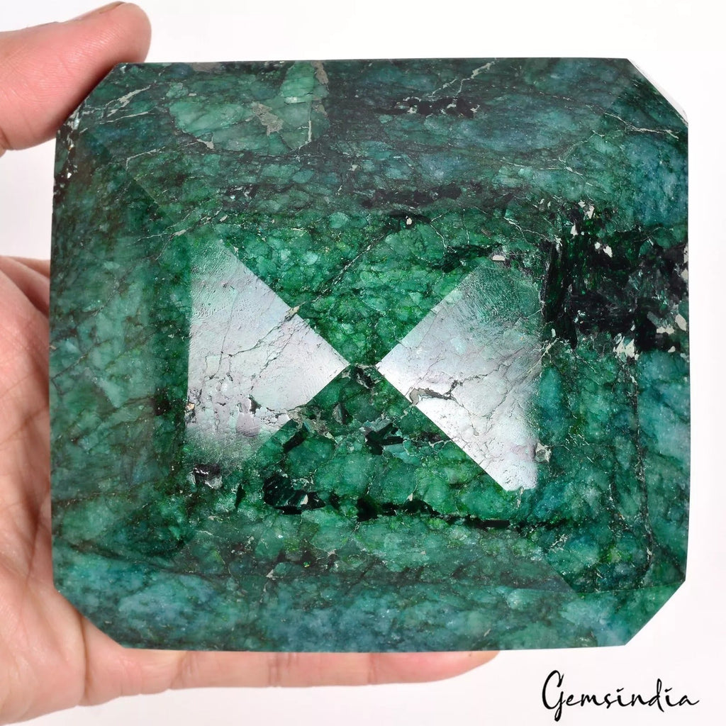 5600 Cts Natural Emerald Top Green Brazilian Huge Size Octagon Faceted Gemstone