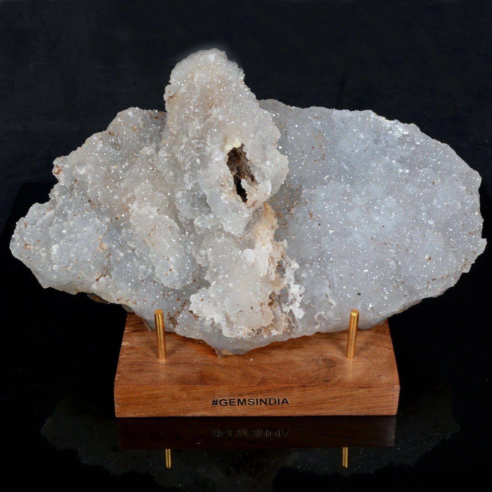 Quartz Crystal Cluster, Untreated — 8.9 x 5 x 3.5 Inch, 1.51 Kg (7550 Ct)