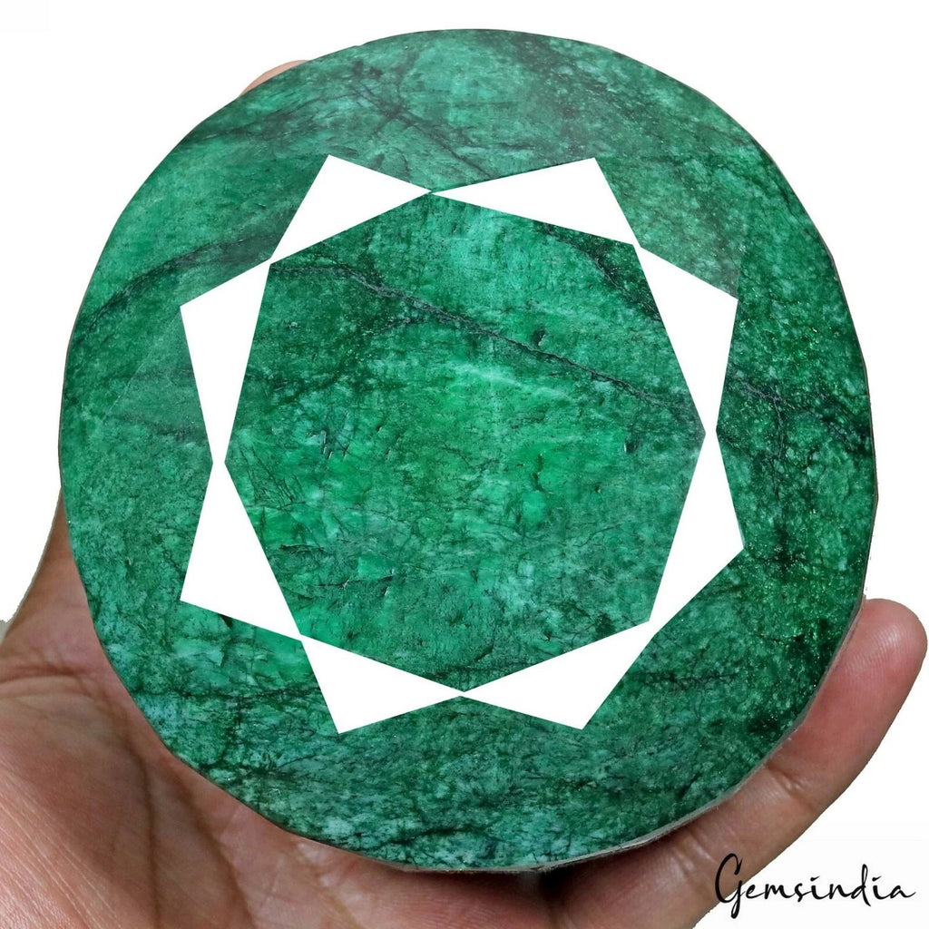 Brazilian Emerald Loose Gemstone — 92 x 88 x 60mm, 4470 Ct, Brazil