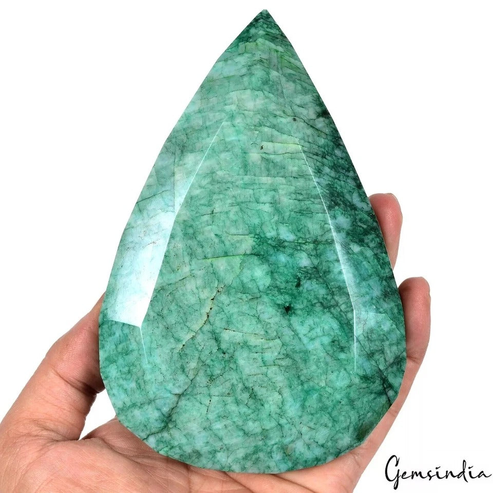 Emerald Loose Gemstone, Color Enhanced, Green — 146 x 95 x 30 mm, 3100 Ct, Brazil