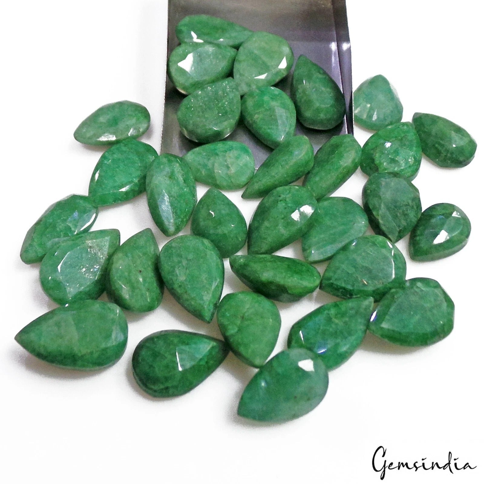 Certified 300 Ct/32Pcs Natural Brazilian Green Emerald Pear Cut Gems For Jewelry