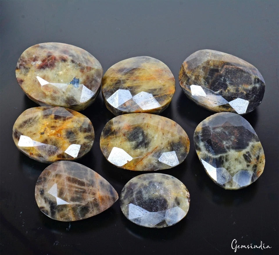 Sapphire Lot, Loose Gemstone, Untreated, Bi-Color — 8 Pieces, 32mm to 42mm, 1750 Ct