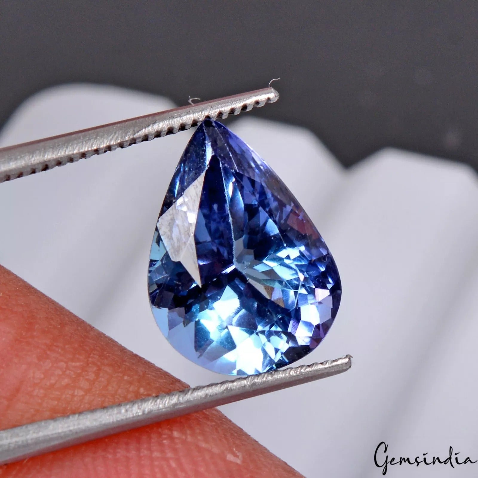Tanzanite Loose Gemstone, Untreated, Blue voilet — 12x9x6 mm, 4.00 Ct, Tanzania