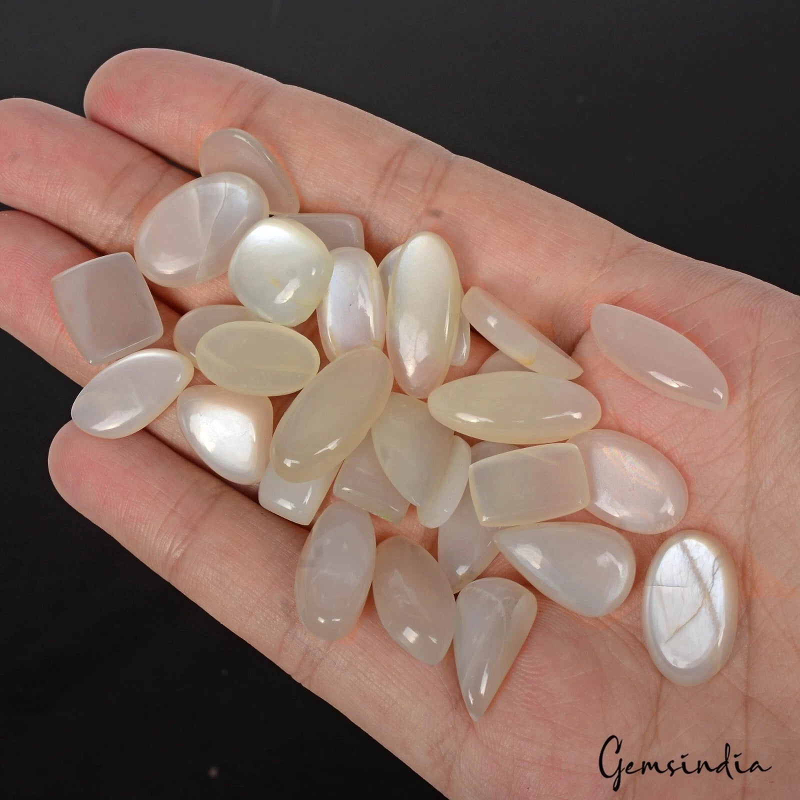 Moonstone Lot, Cabochon, Untreated, White — 29 Pieces, 12mm to 20mm, 150.90 Ct, Madagascar