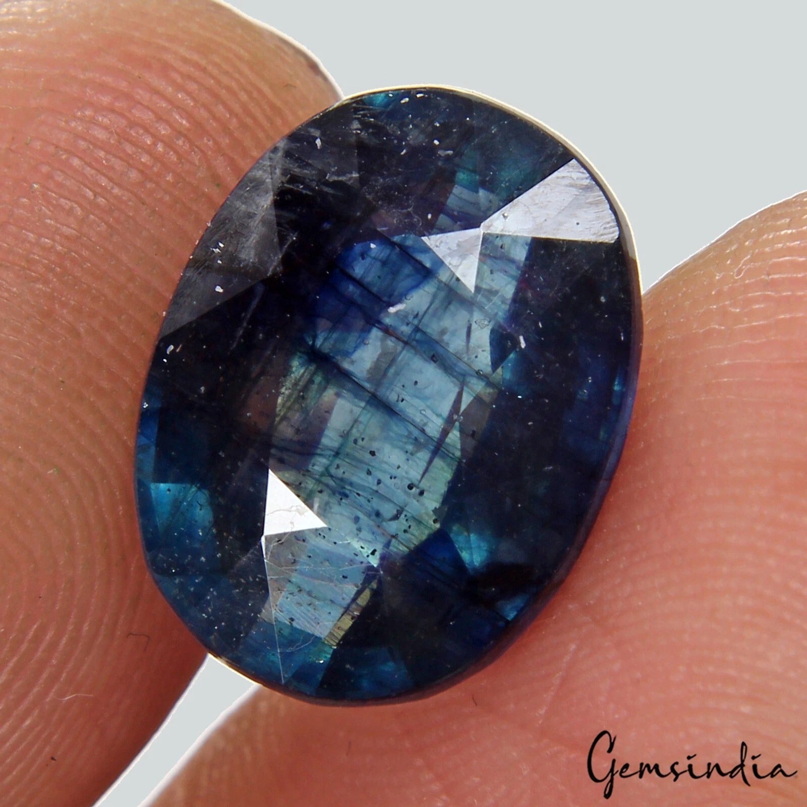 Sapphire Loose Gemstone, Oval Cut, Untreated — 14x11x6mm, 9.20 Ct, Sri Lanka