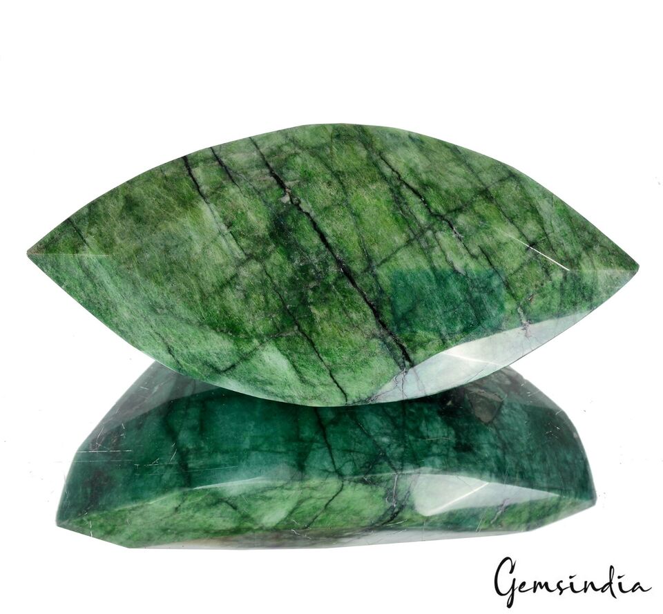 915 Gram Natural Huge Green Emerald Earth-Mined Marquise Cut Museum Use Gemstone