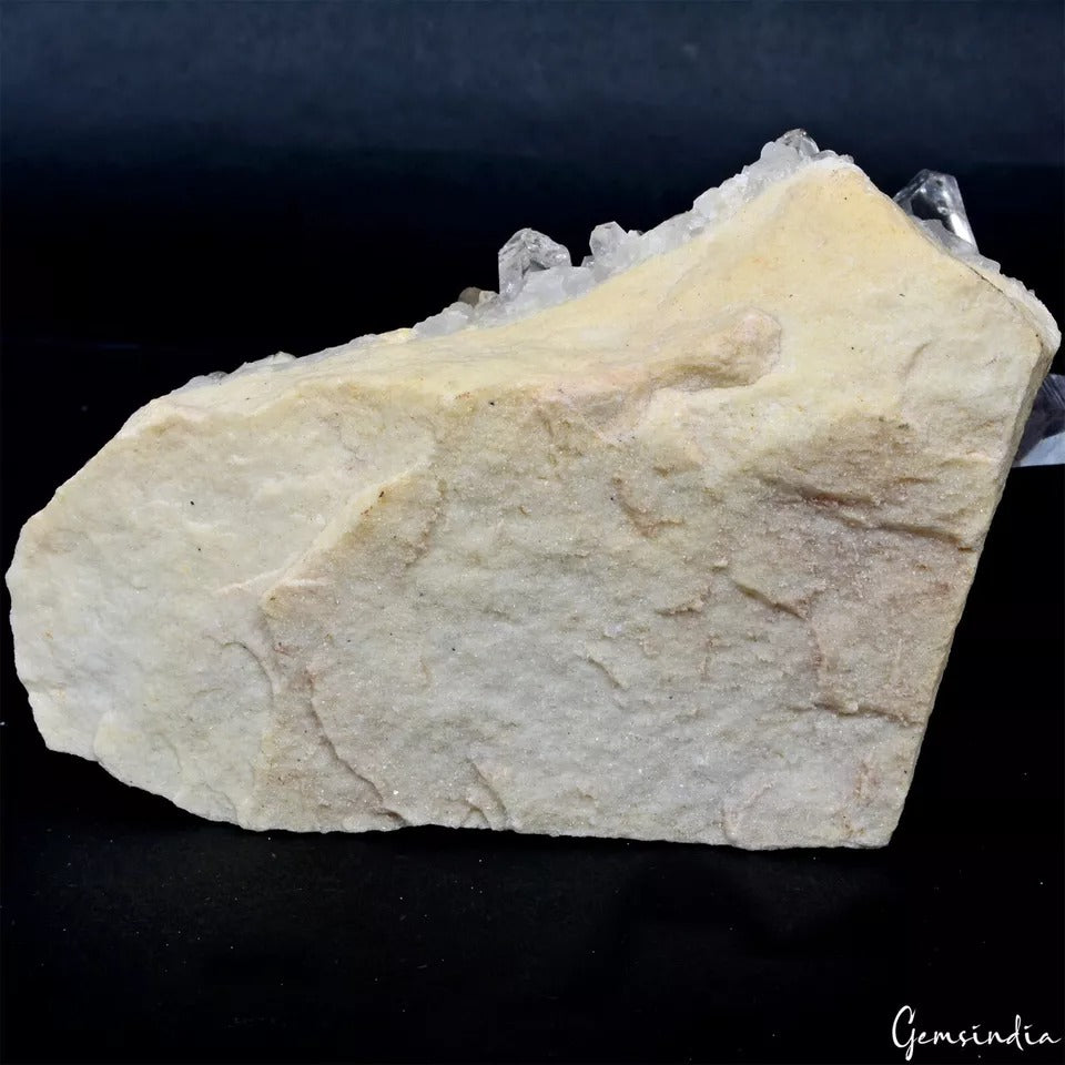 Quartz Geode, Untreated — 5.3 x 3.3 x 4.3 Inch, 0.84 Kg (4200 Ct)