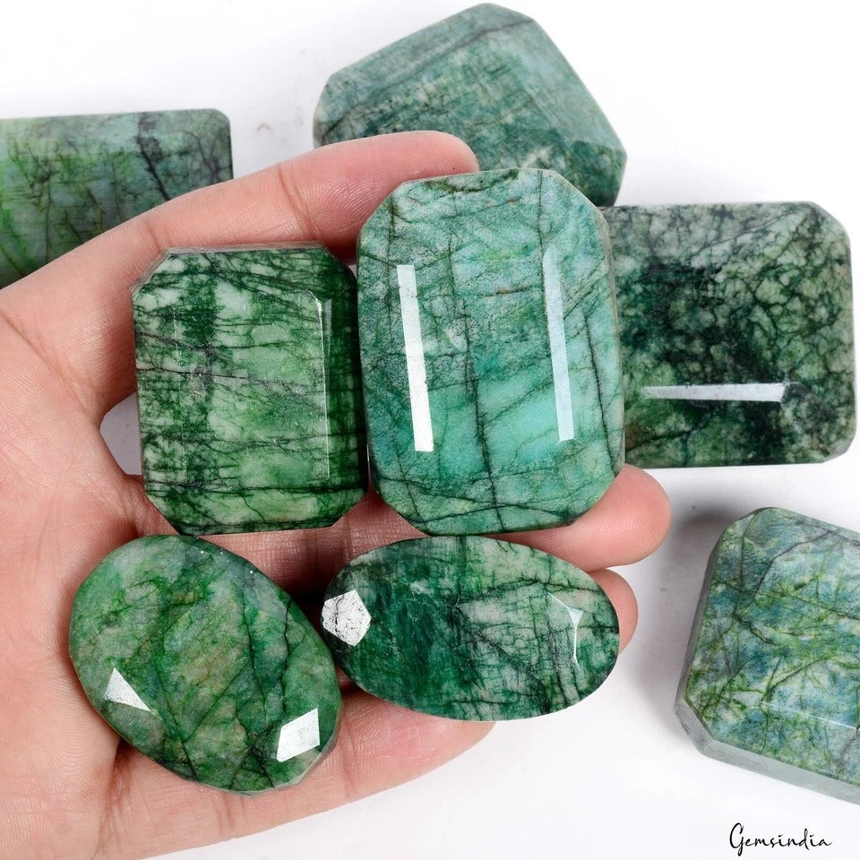 Emerald Lot, Loose Gemstone, Color Enhanced, Green — 8 Pieces, 38mm to 51mm, 2560 Ct, Brazil