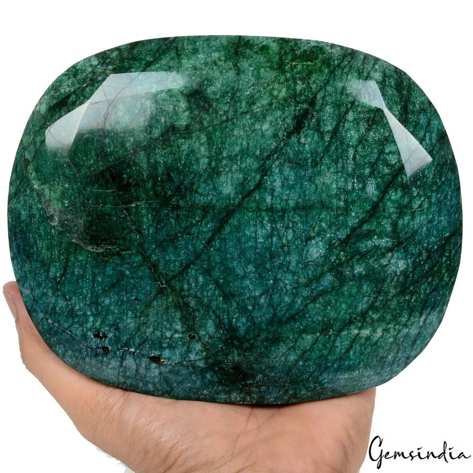 Emerald Loose Gemstone, Color Enhanced, Green — 10650 Ct (2.13 Kg), Brazil