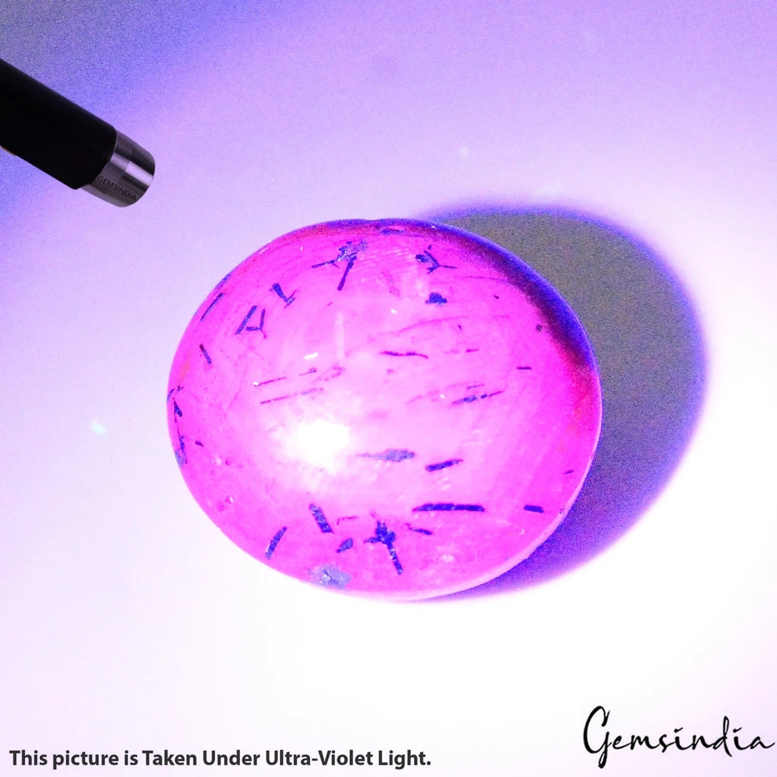 Ruby Cabochon, Oval Cabochon, Untreated — 28x24x15mm, 129.10 Ct