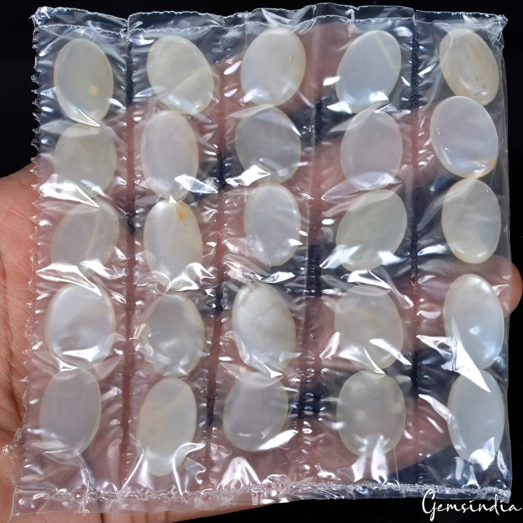 Moonstone Lot, Cabochon, Untreated, Gray — 25 Pieces, 17mm to 20mm, 267 Ct, Madagascar