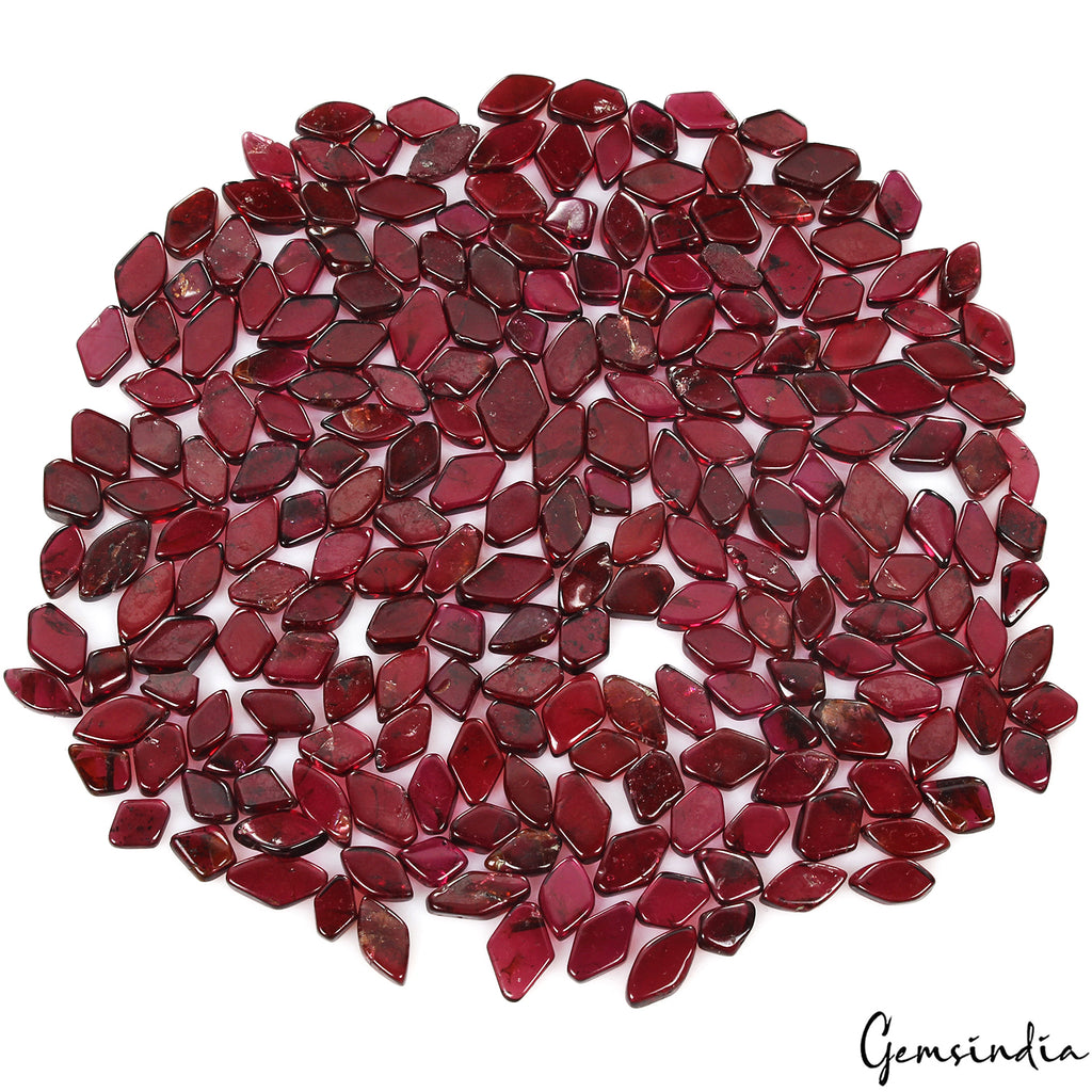 Rhodolite Garnet Lot, Loose Gemstone, Untreated, Red — 220 Pieces, 06mm to 11mm, 300 Ct, Sri Lanka