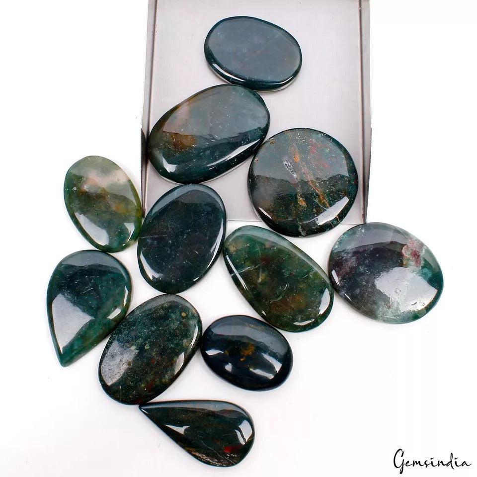 Bloodstone Lot, Cabochon, Untreated — 11 Pieces, 36mm, 1000 Ct, Madagascar